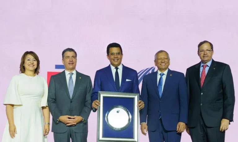 Asociación de Bancos de la República Dominicana reconoce labor del ministro David Collado